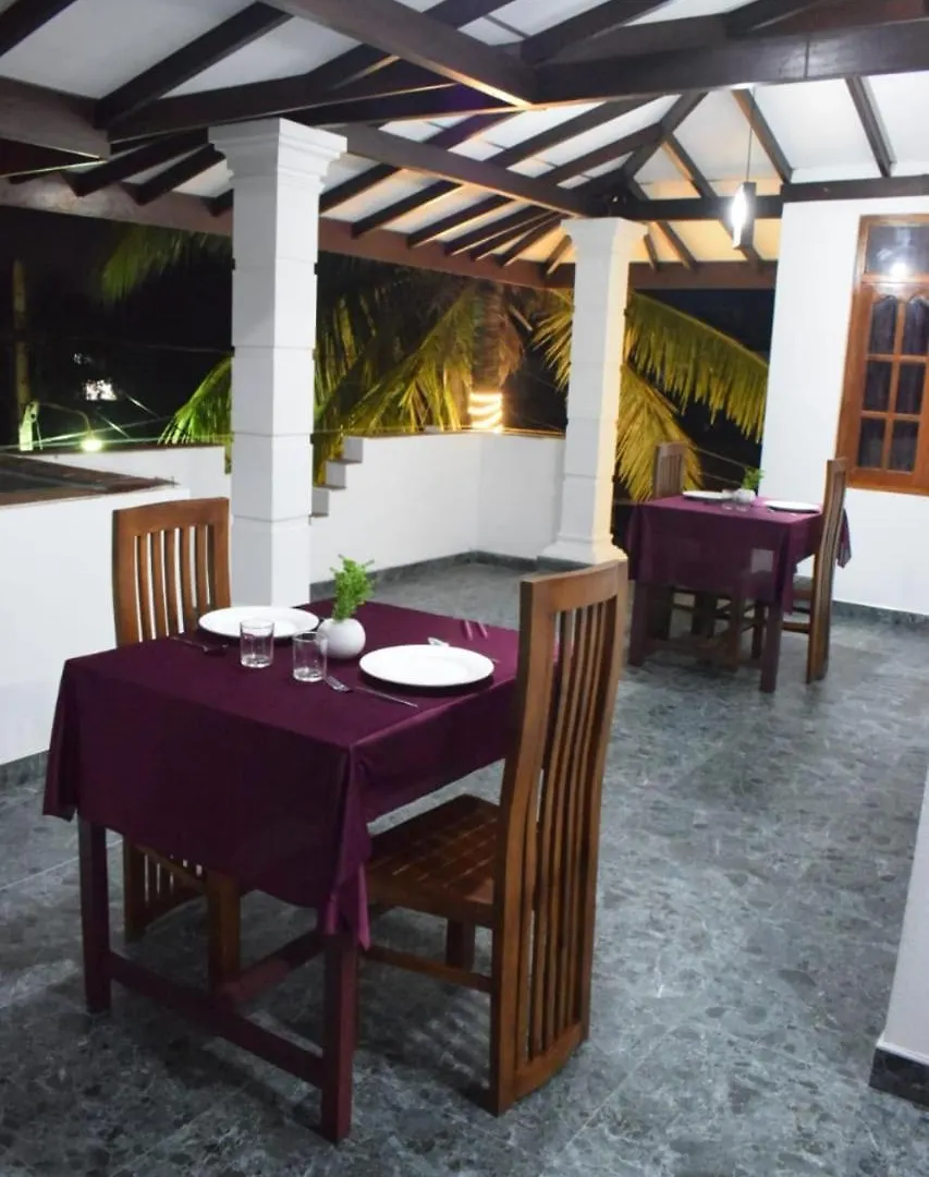 The Alexis'S Guest House Negombo