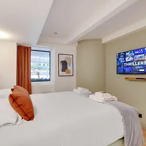 https://superb-apartment-very-design-3br8p-pre-lachaise-nation.fr-paris.fr